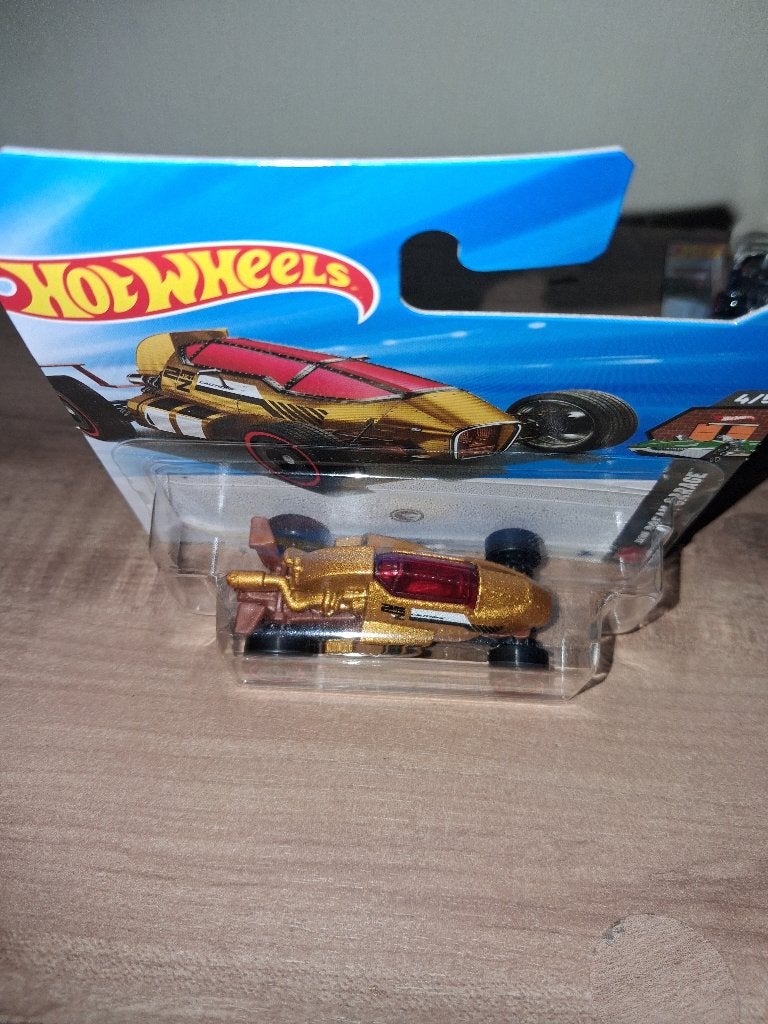 Hot Wheels 2 Jet Z Treasure Hunt 2026 – goud, Ophalen of Verzenden, Zo goed als nieuw
