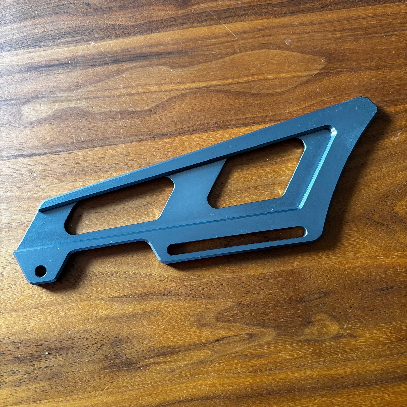 Suzuki DRZ400 kettingbeschermer CNC aluminium - nieuw, Motoren, Ophalen of Verzenden, Nieuw