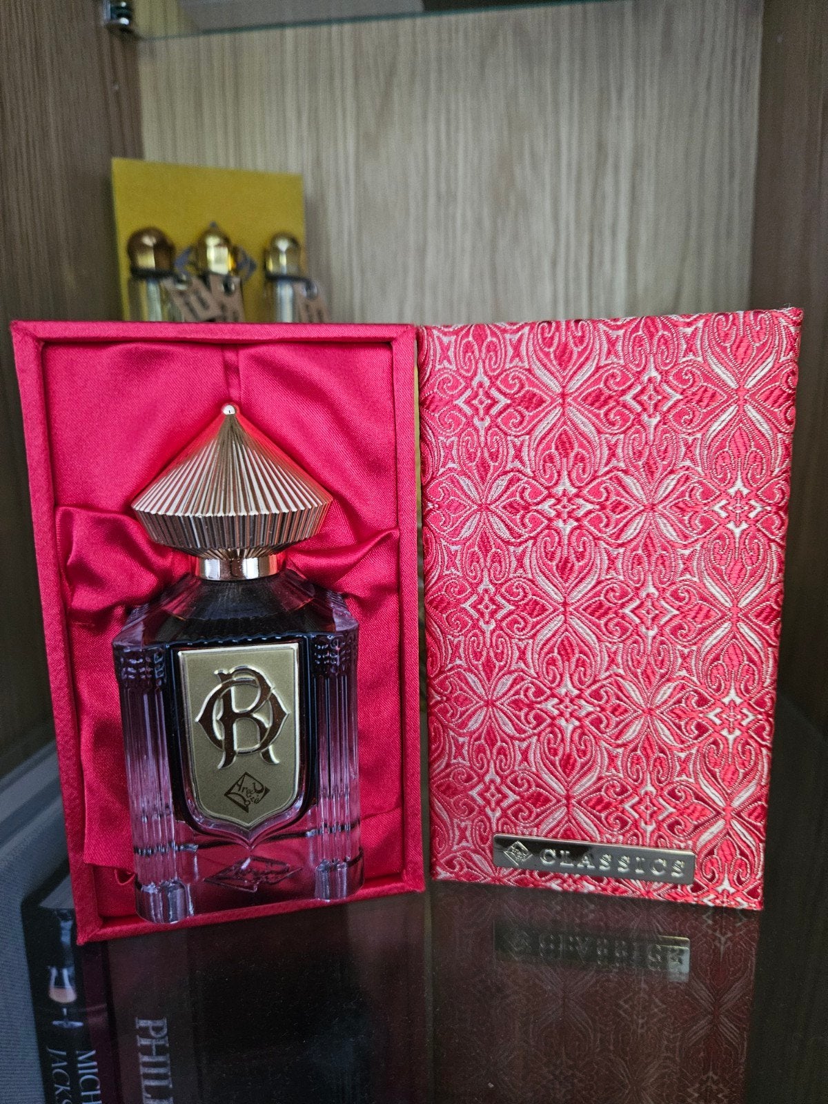 Areej le dore Russian Oud 2, Sieraden, Tassen en Uiterlijk, Uiterlijk | Parfum, Ophalen of Verzenden, Nieuw