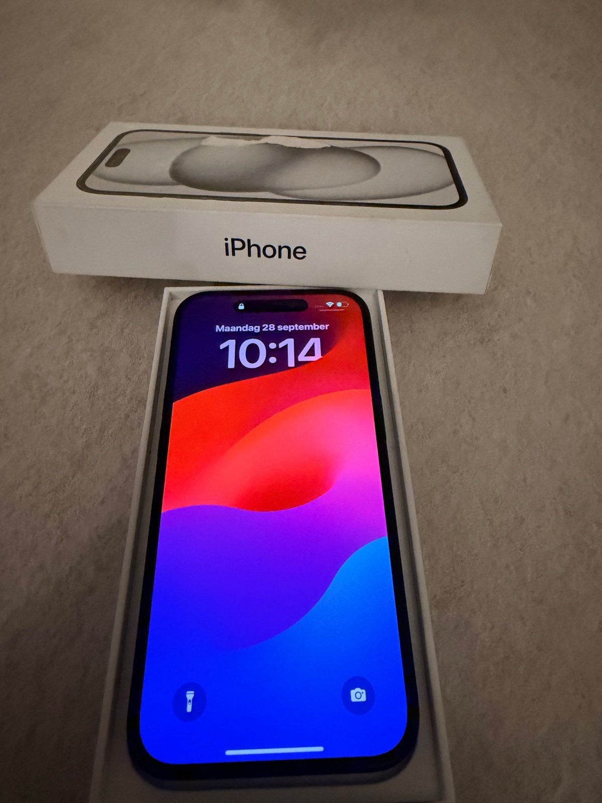 Foto 4 van iPhone 15 128GB - Zo goed als nieuw