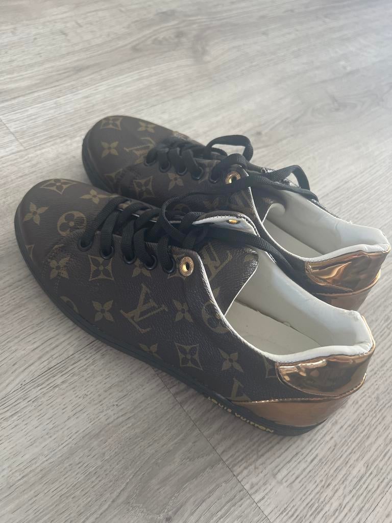 Sneakers, Ophalen of Verzenden, Zo goed als nieuw, Bruin, Sneakers of Gympen