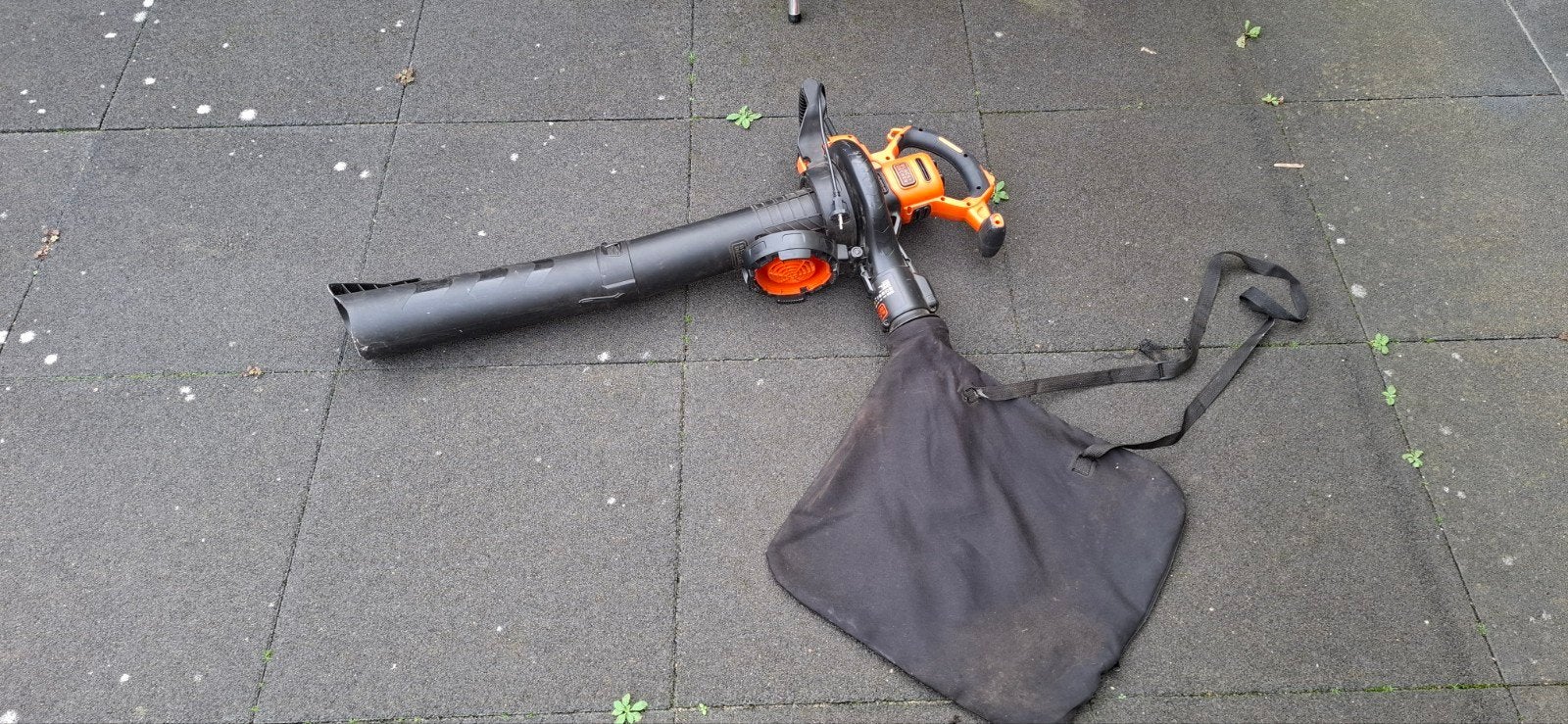 Black+Decker bladblazer/bladzuiger met versnipperfunctie, Ophalen, Gebruikt, Met opvangzak, Elektrisch