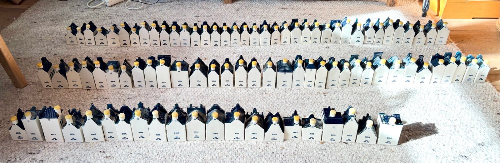 KLM huisjes serie 1-95 (excl. 70, 93) met intacte zegels, Verzamelen, Ophalen of Verzenden, Zo goed als nieuw, 81 t/m 91, Gevuld