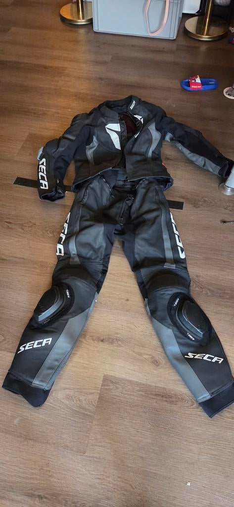 Seca 2-delig leren motorpak - Maat 50, Motoren, Kleding | Motorkleding, Ophalen of Verzenden