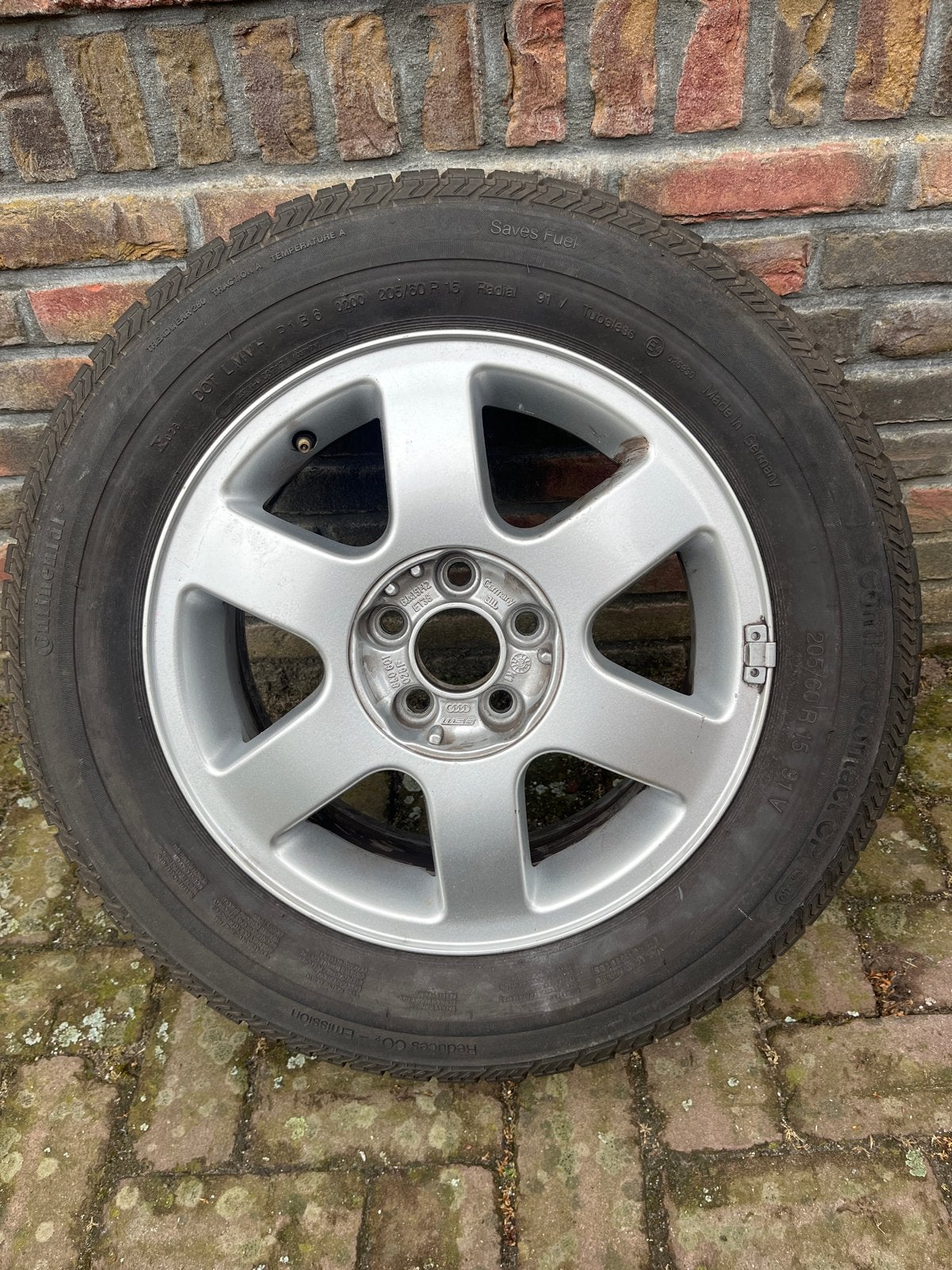 Audi velg met Continental band - 205/60 R15, Auto diversen, Auto-accessoires, Ophalen of Verzenden, Gebruikt