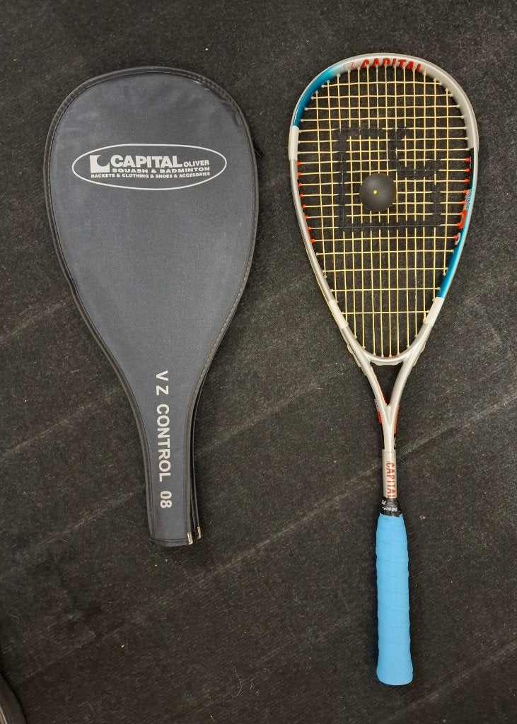 CAPITAL squash racket zgan, Sport en Fitness, Squash, Ophalen of Verzenden, Zo goed als nieuw, Racket, Met hoes