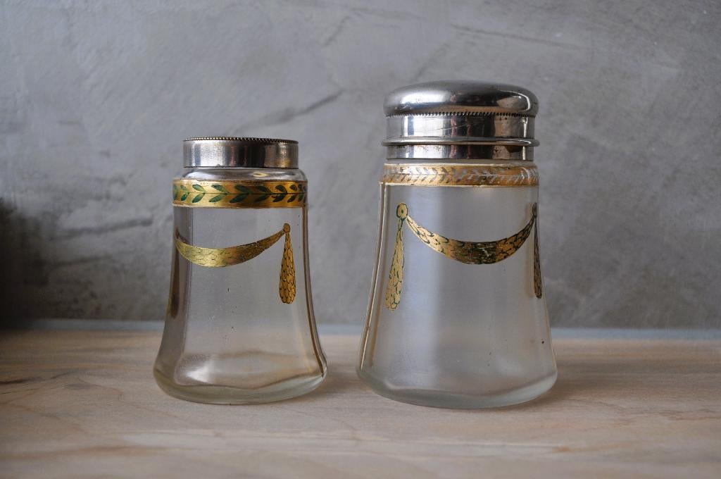 Oud Theebusje en Lepelvaasje Glas, Antiek en Kunst, Curiosa en Brocante, Ophalen of Verzenden