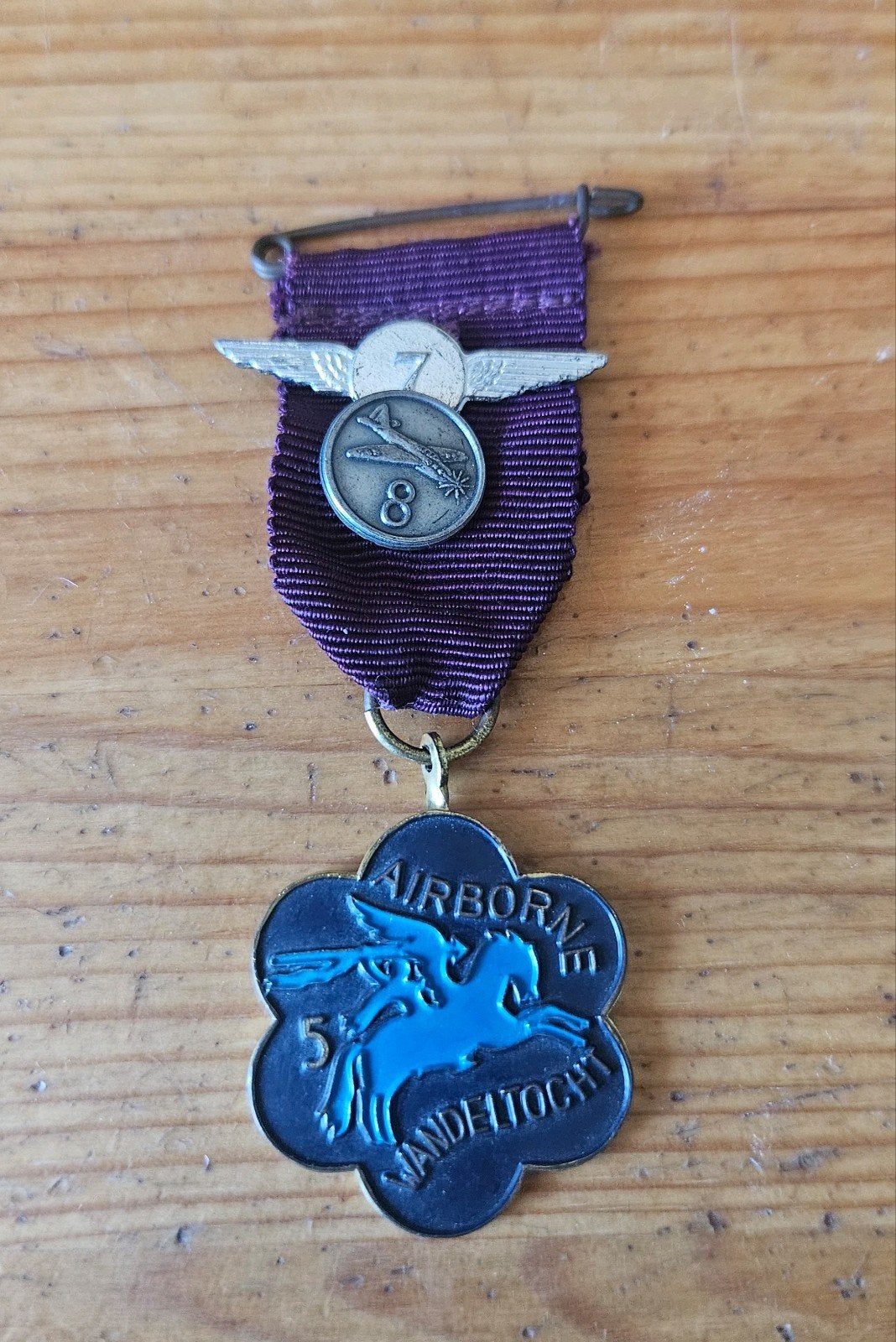 Airborne wandeltocht medaille, Verzamelen, Militaria | Tweede Wereldoorlog, Ophalen of Verzenden, Landmacht, Nederland, Embleem of Badge
