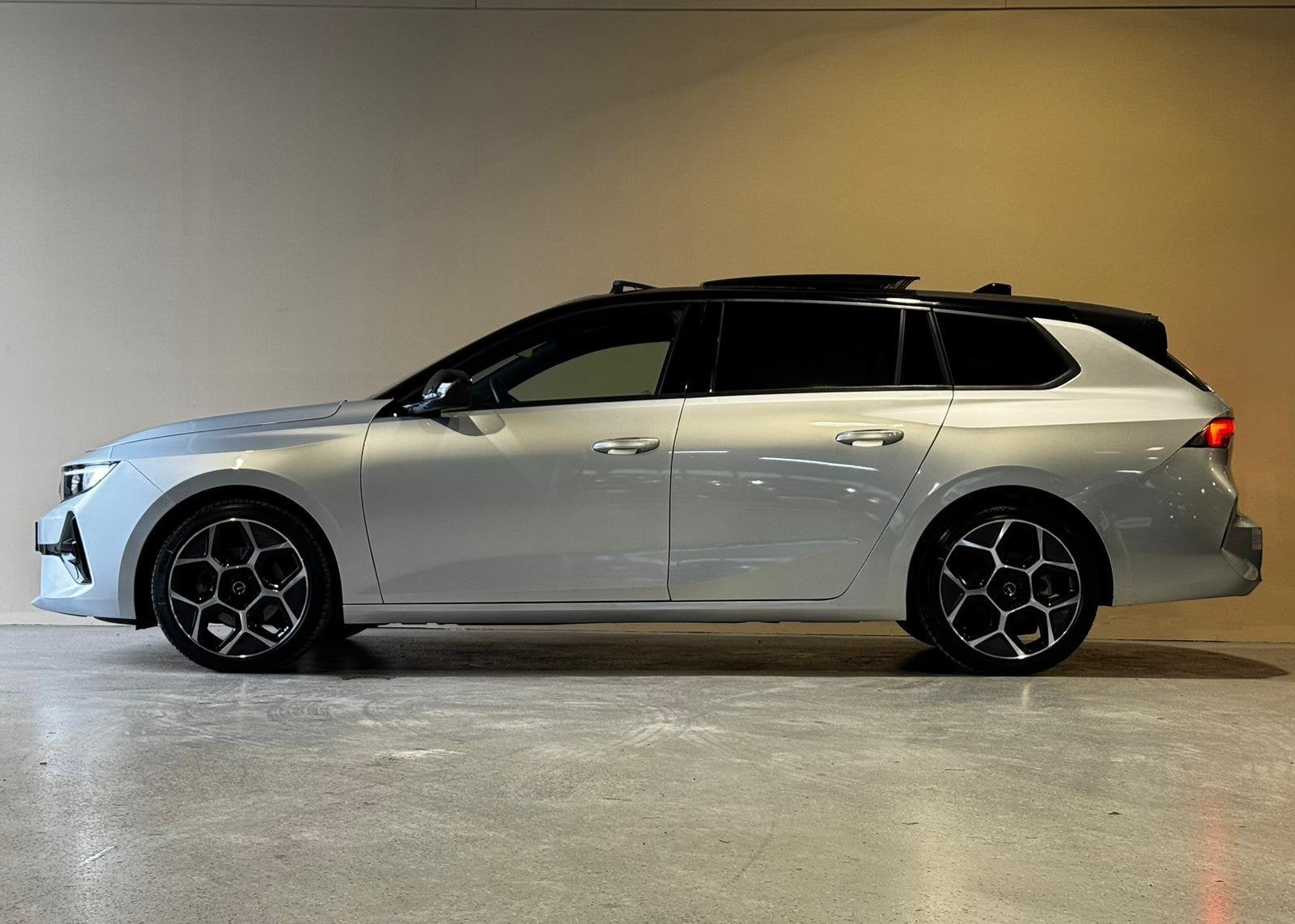 Opel Astra Sports Tourer 1.2 Turbo GS |Pano |360° |Sfeer |S, 12 maanden, Euro 6, 1199 cc, 3 cilinders