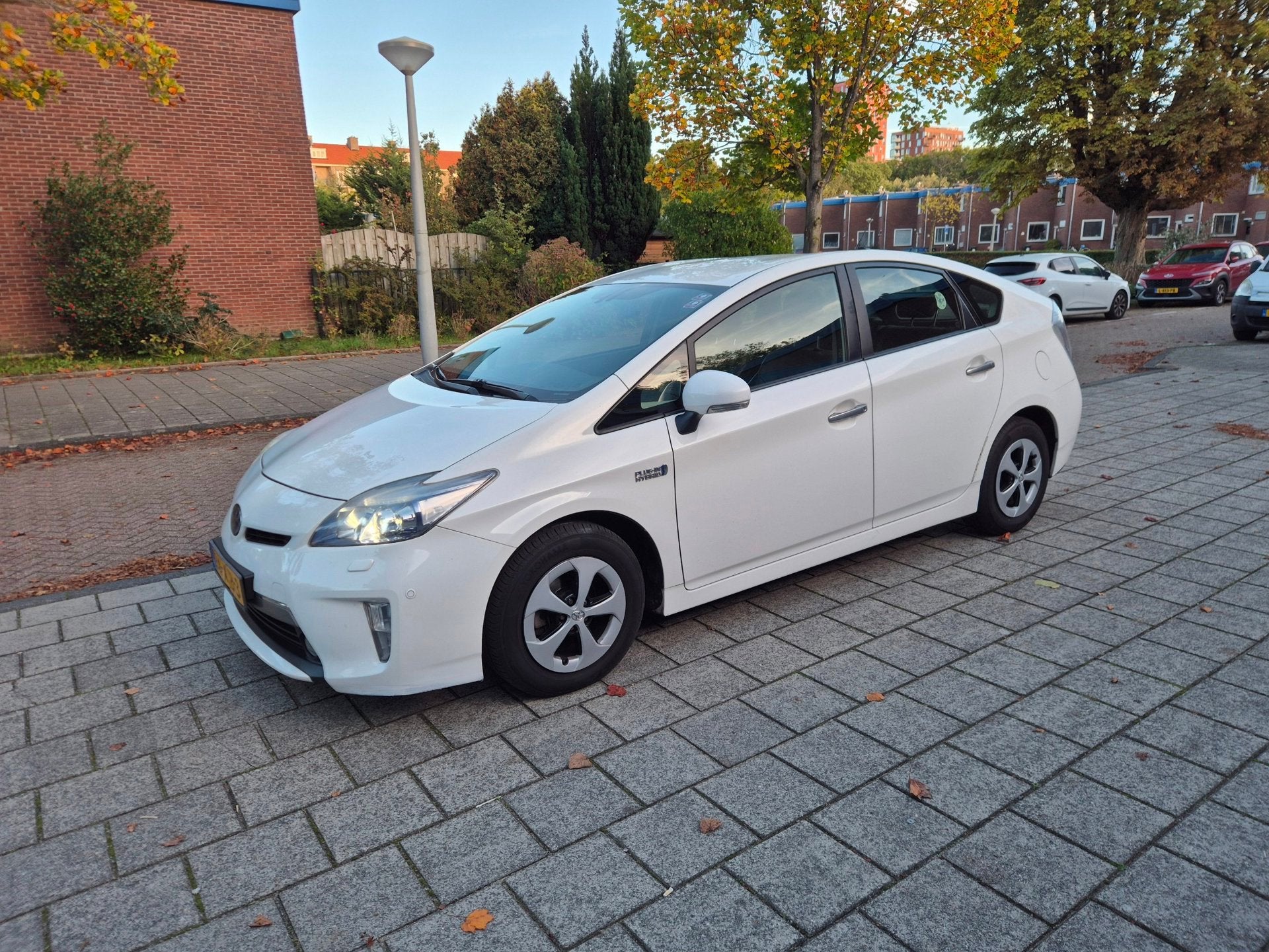 Toyota Prius 1.8 Plug-in Hybrid Executive Business Snow Whit, Gebruikt, Zwart, Wit, Prius