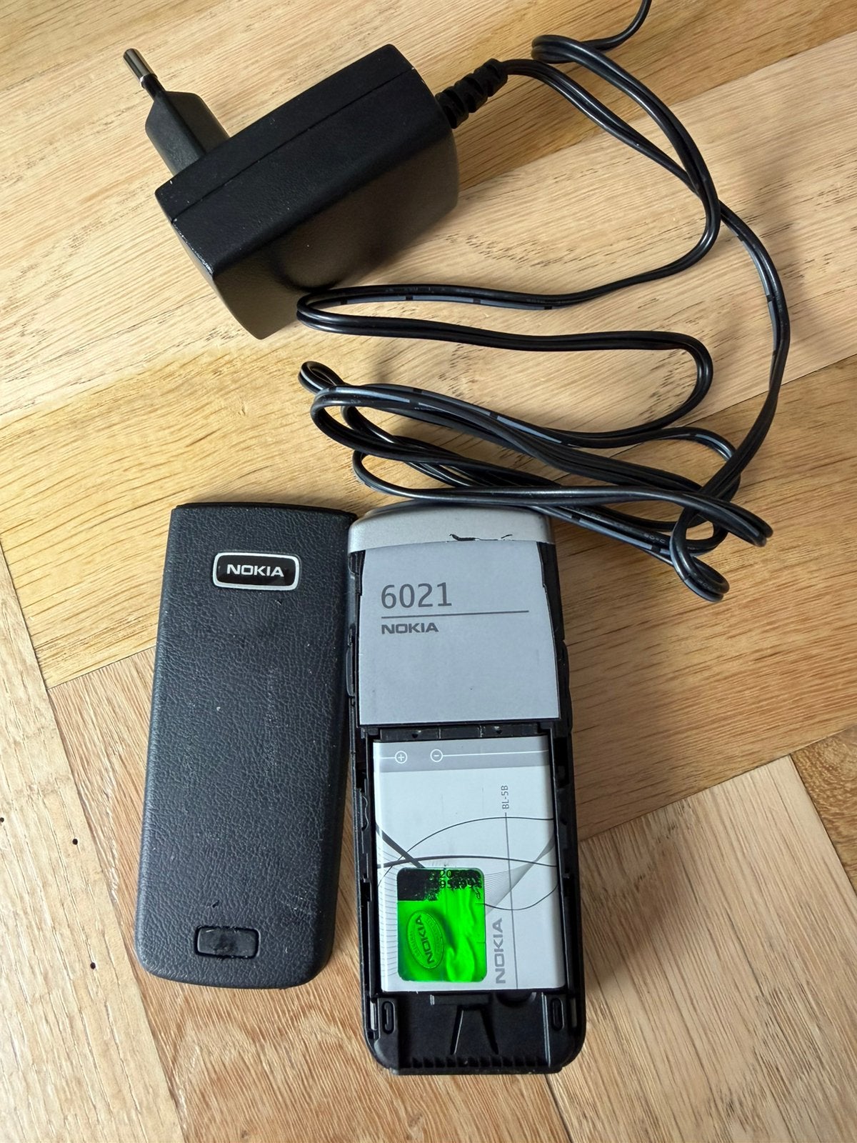 Nokia 6021, Telecommunicatie, Zwart, Ophalen of Verzenden, Klassiek of Candybar, Niet werkend