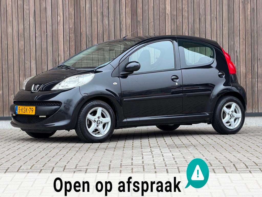 Peugeot 107 1.0-12V XS Urban Move / Airco / Toerenteller /, Voorwielaandrijving, Stof, Gebruikt, Zwart