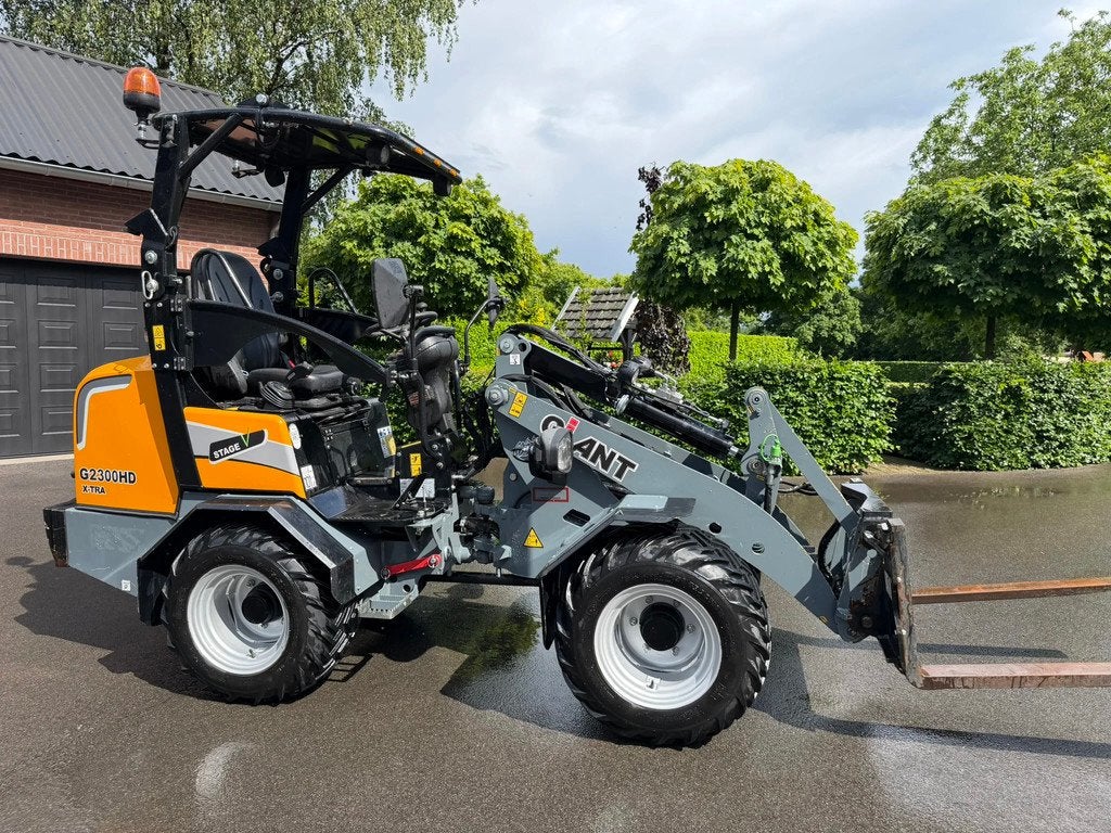 Giant G2300HD X-tra (bj 2023), Wiellader of Shovel
