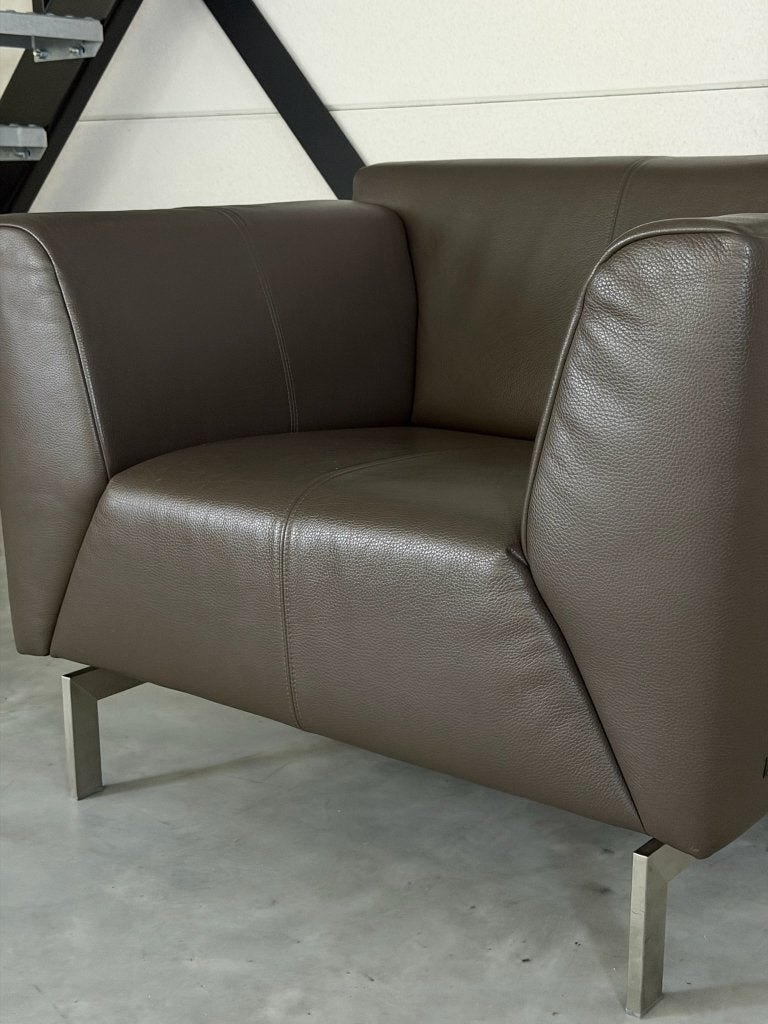 Rolf Benz Linea fauteuil - taupe bruin leer, Ophalen, Zo goed als nieuw, Leolux Montis Jori Artifort Pode, 75 tot 100 cm