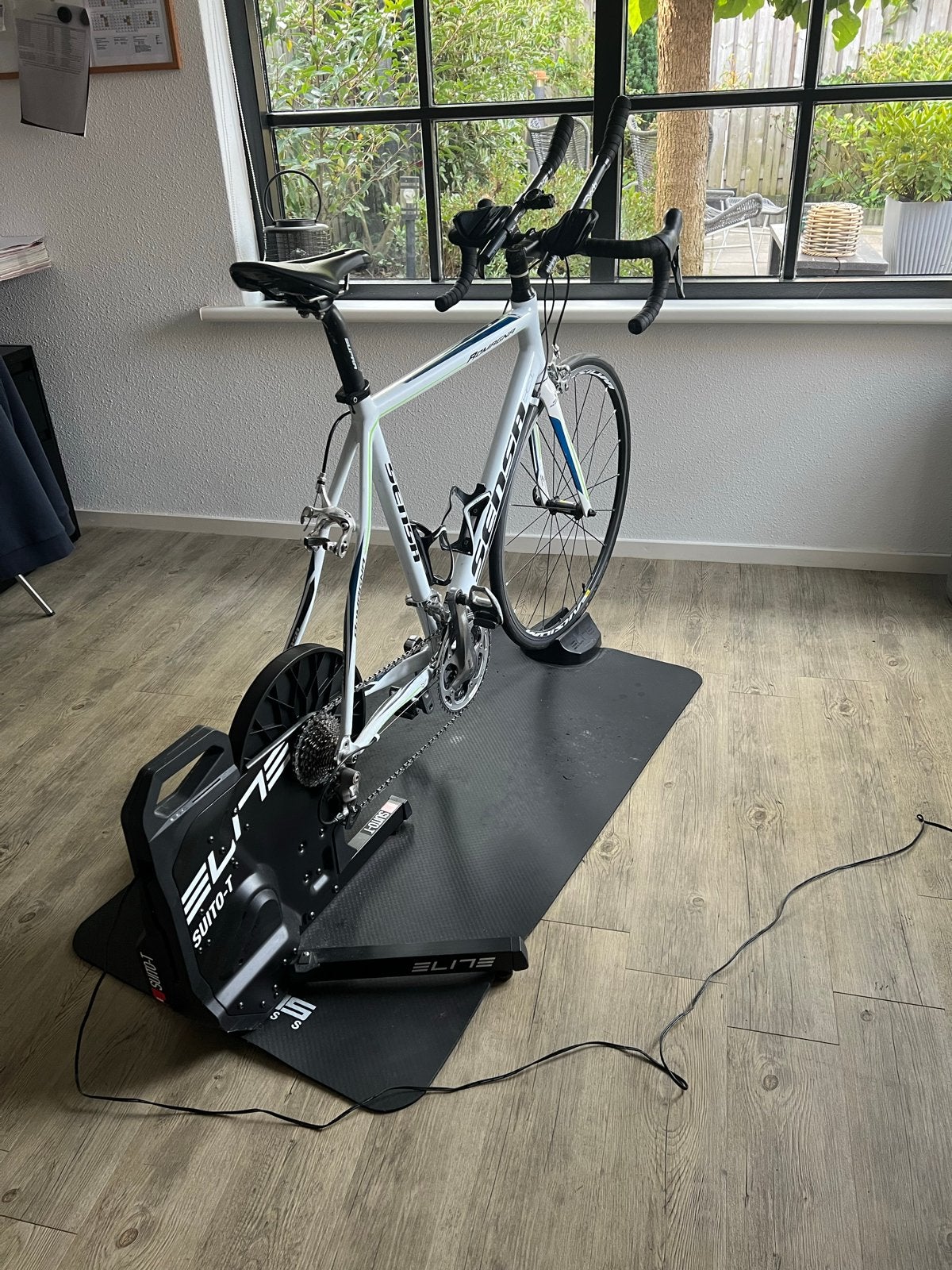 Sensa Romagna racefiets met Elite Suito-T fietstrainer, 28 inch, Aluminium, Zo goed als nieuw, 15 tot 20 versnellingen