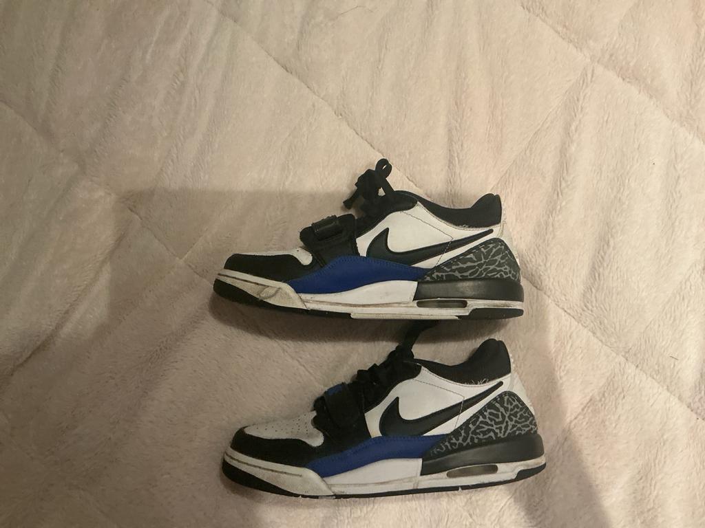 Nike Low Swoosh Schoenen Blauw Zwart, Kleding | Dames, Ophalen of Verzenden, Gedragen, Blauw, Sneakers of Gympen