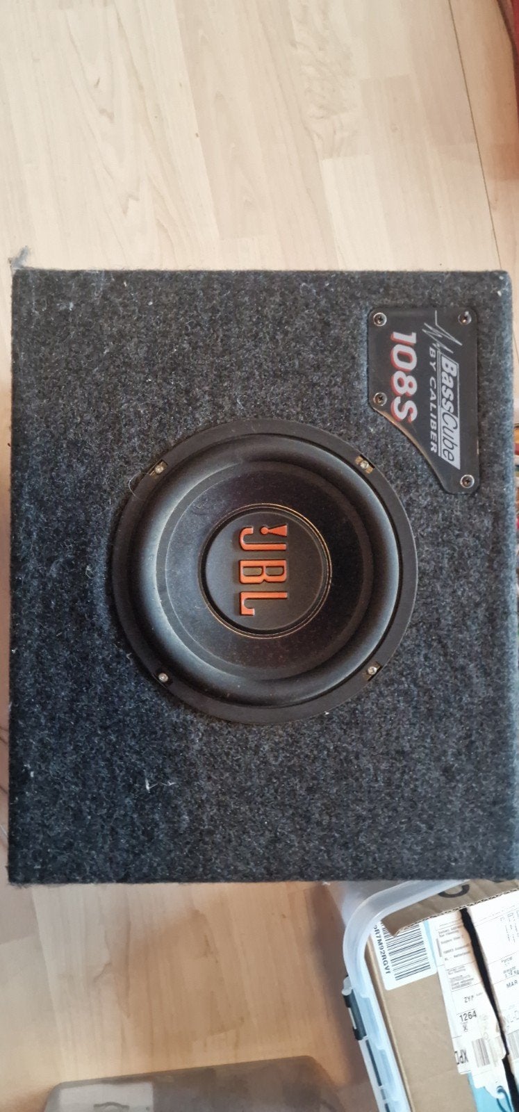 JBL BassPro 108S Subwoofer - Krachtige Bass, Auto diversen, Ophalen, Zo goed als nieuw