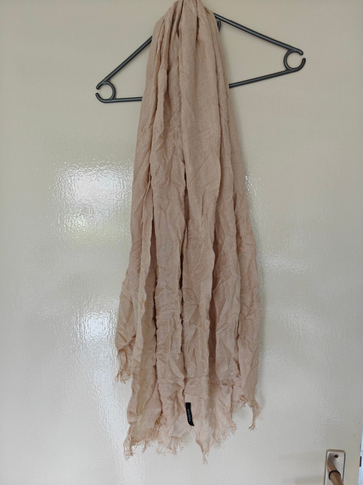 Zomersjaaltje Parfois - Beige met subtiele glans, Kleding | Dames, Parfois, Ophalen of Verzenden, Zo goed als nieuw, Sjaal