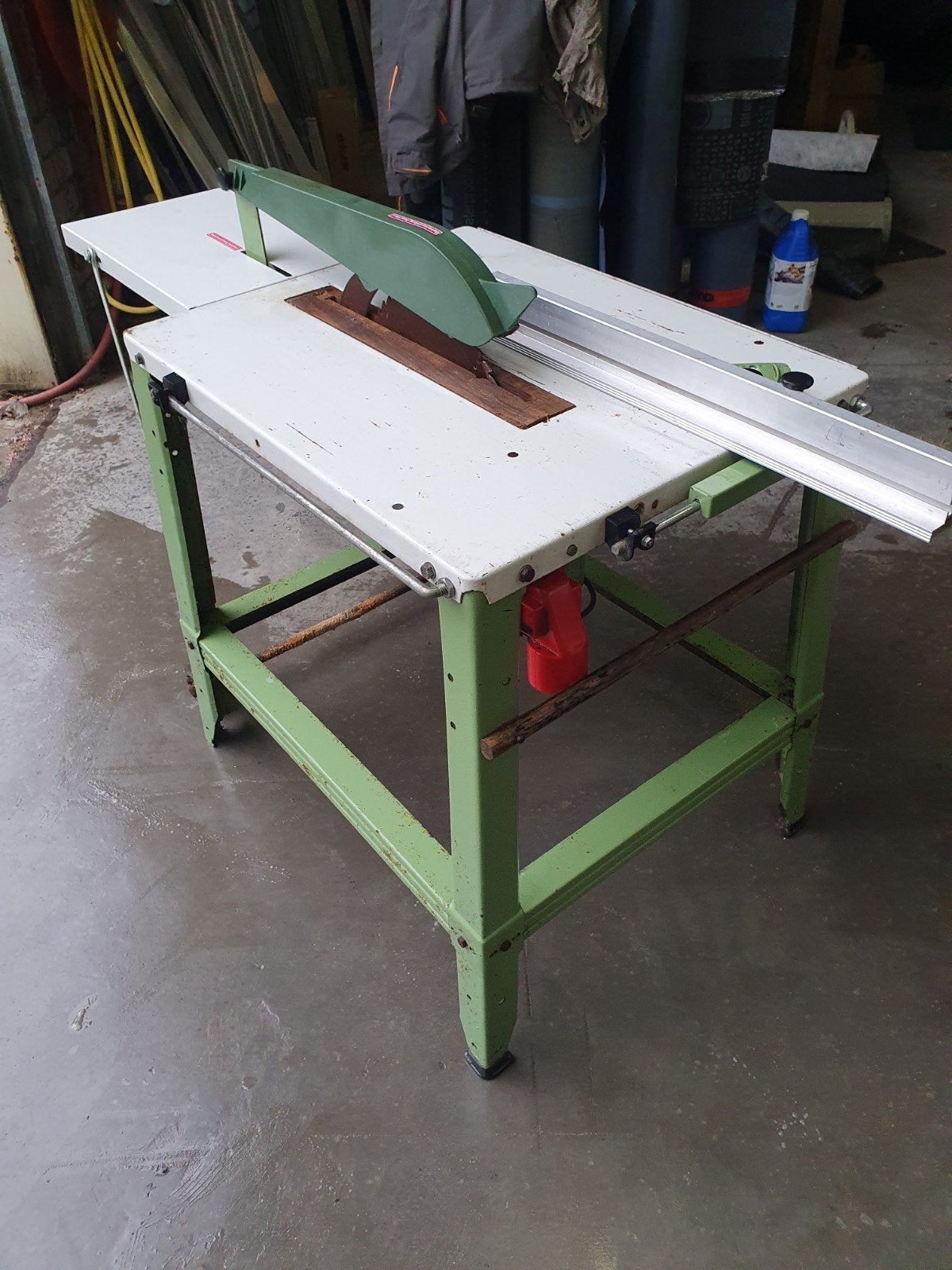 Robuuste tafelcirkelzaag - Ideaal voor houtbewerking, Doe-het-zelf en Verbouw, Gereedschap | Zaagmachines, Ophalen, Gebruikt, Cirkelzaag