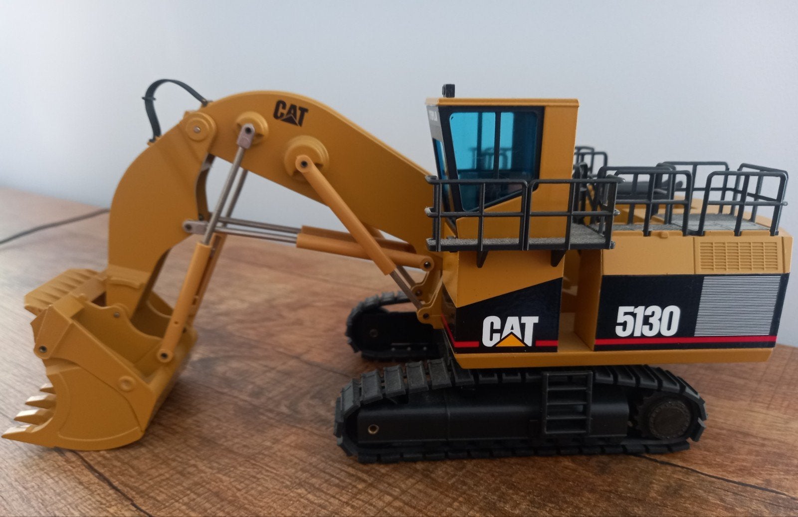 NZG Cat 5130 Hooglepel - Gedetailleerd Diecast Model, Hobby en Vrije tijd, Ophalen of Verzenden