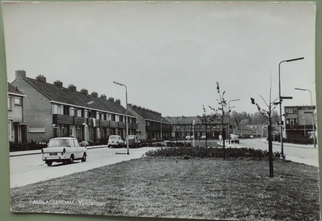 Alblasserdam - Vondellaan - oude autos - DAF Renault 4, Ophalen of Verzenden, 1960 tot 1980, Ongelopen, Zuid-Holland