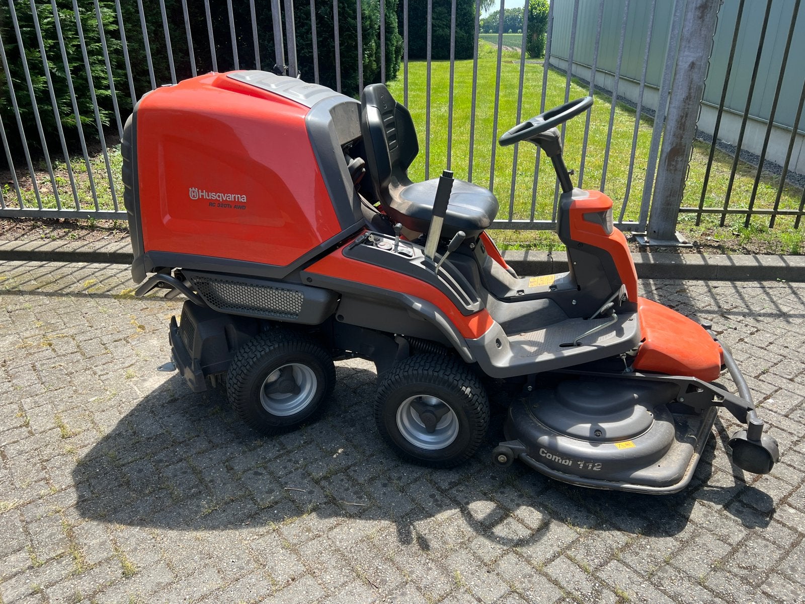 Husqvarna AC 320ts awd, Ophalen, C, 90 tot 120 cm, Husqvarna