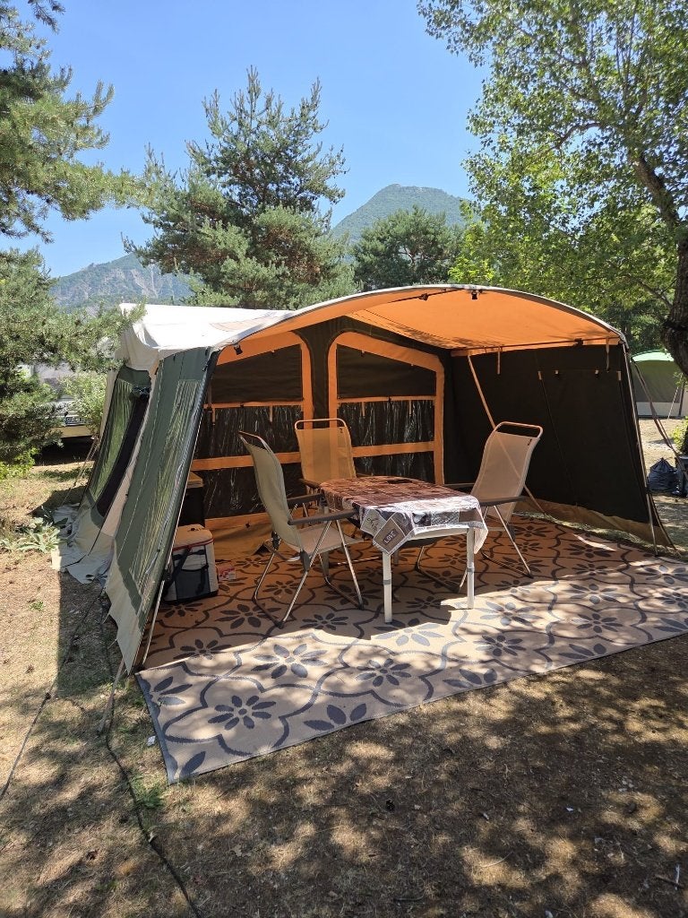 Trigano Odyssee Plus (2016) met ronde luifel, Caravans en Kamperen, Vouwwagens, Ophalen, Trigano, Meerkleurig, Tot en met 5