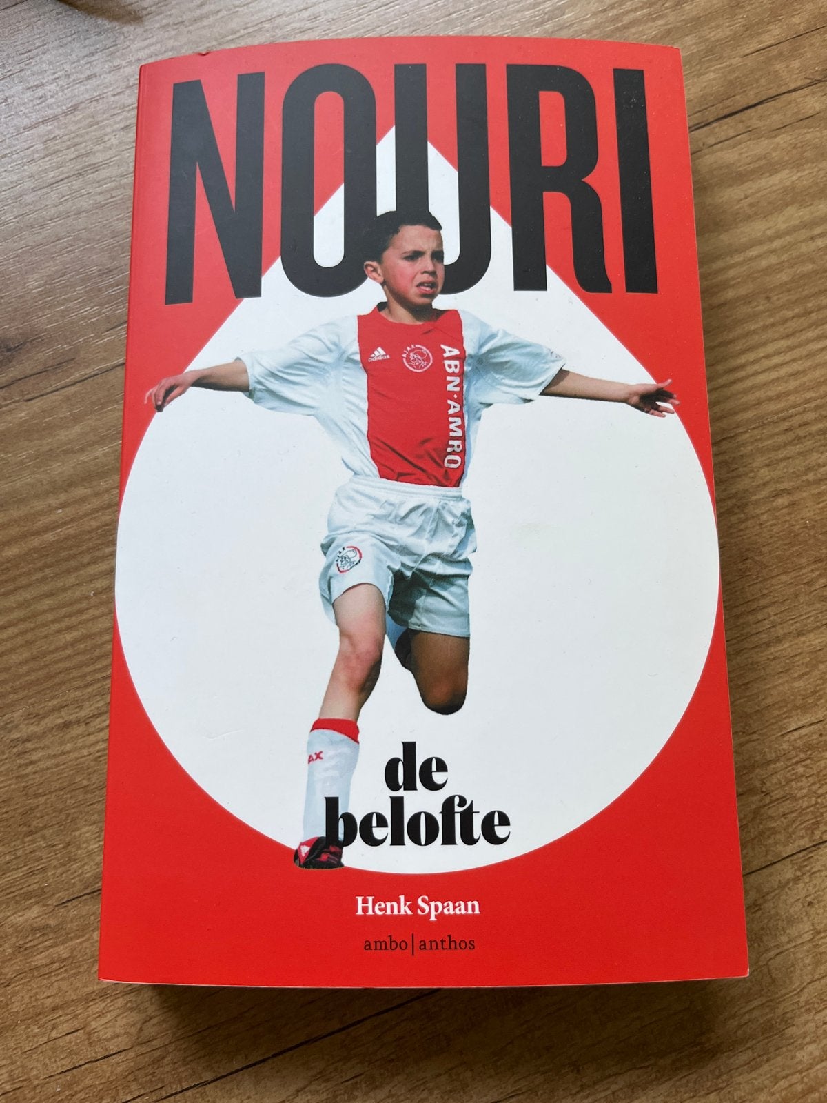 Nouri: De Belofte - Een inspirerend voetbalverhaal, Ophalen, Zo goed als nieuw, Overige sporten