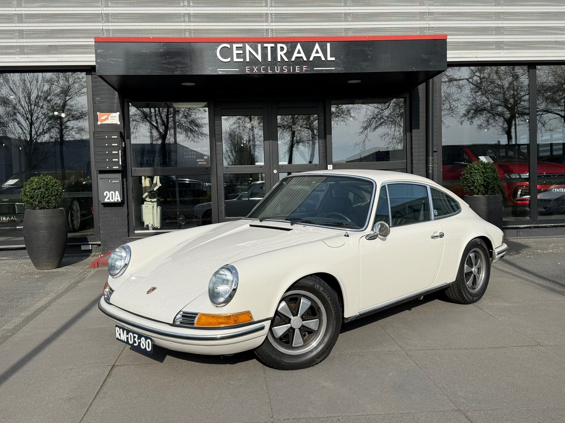 Porsche 911 T 2.4 130PK Coupé, Gebruikt, 4 stoelen, Wit, Leder