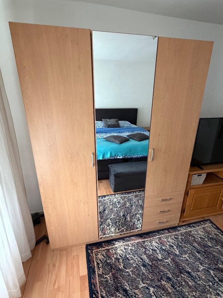 Klerenkast, Gebruikt, 150 tot 200 cm, 150 tot 200 cm, 25 tot 50 cm