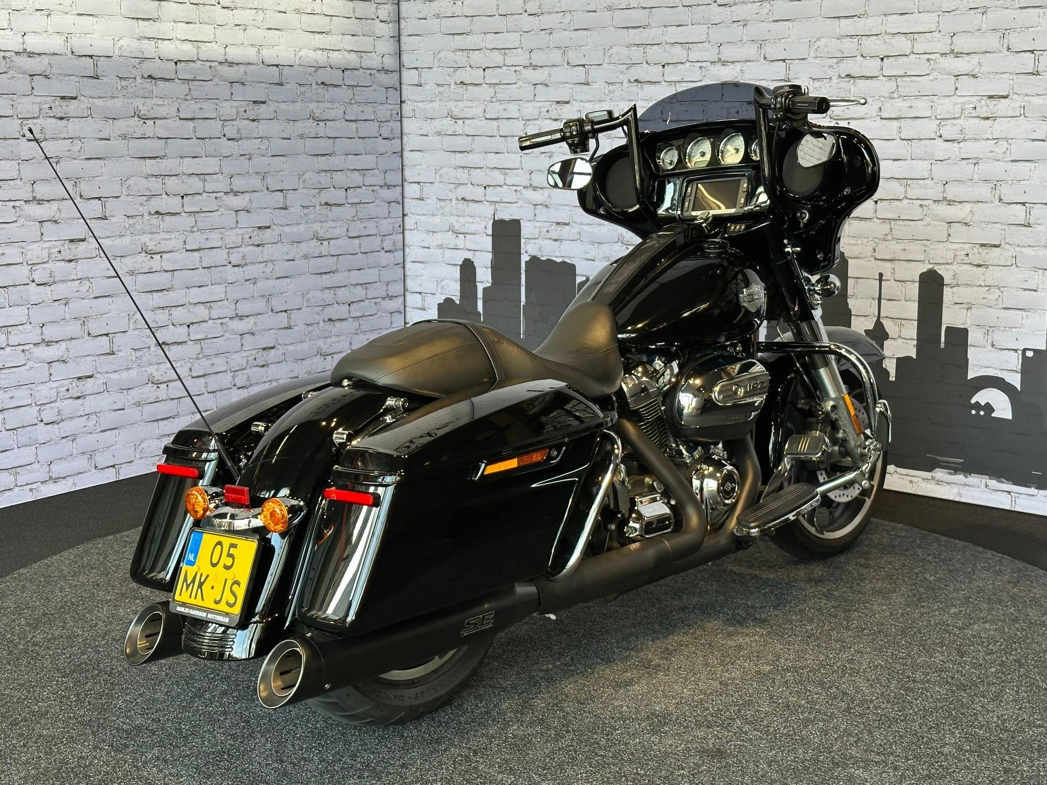 Harley-Davidson FLHX STREET GLIDE (bj 2018), Motoren, Laan van Vredenoord 33
2289 DA  RIJSWIJK, NL, 1745 cc, Meer dan 35 kW, Toermotor