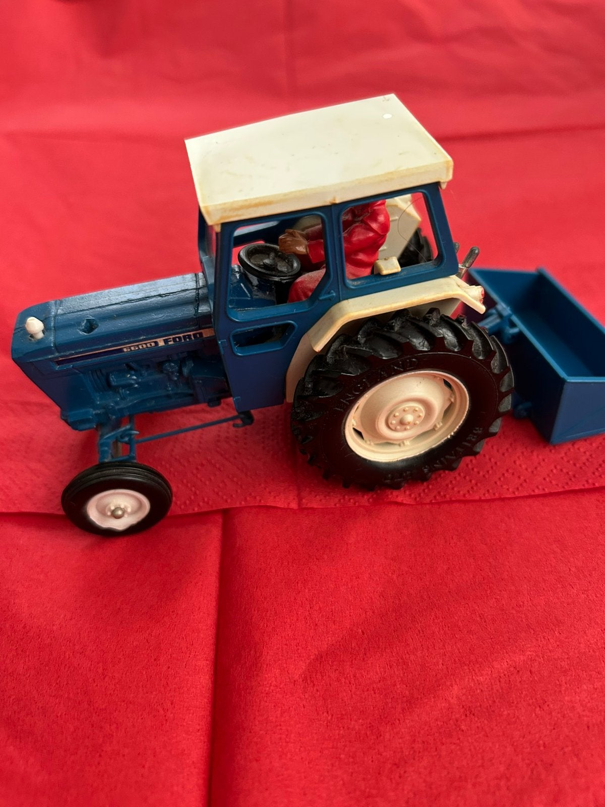 Britains: Ford 6600 tractor met aanhangbakje 1984, Ophalen of Verzenden, Zo goed als nieuw