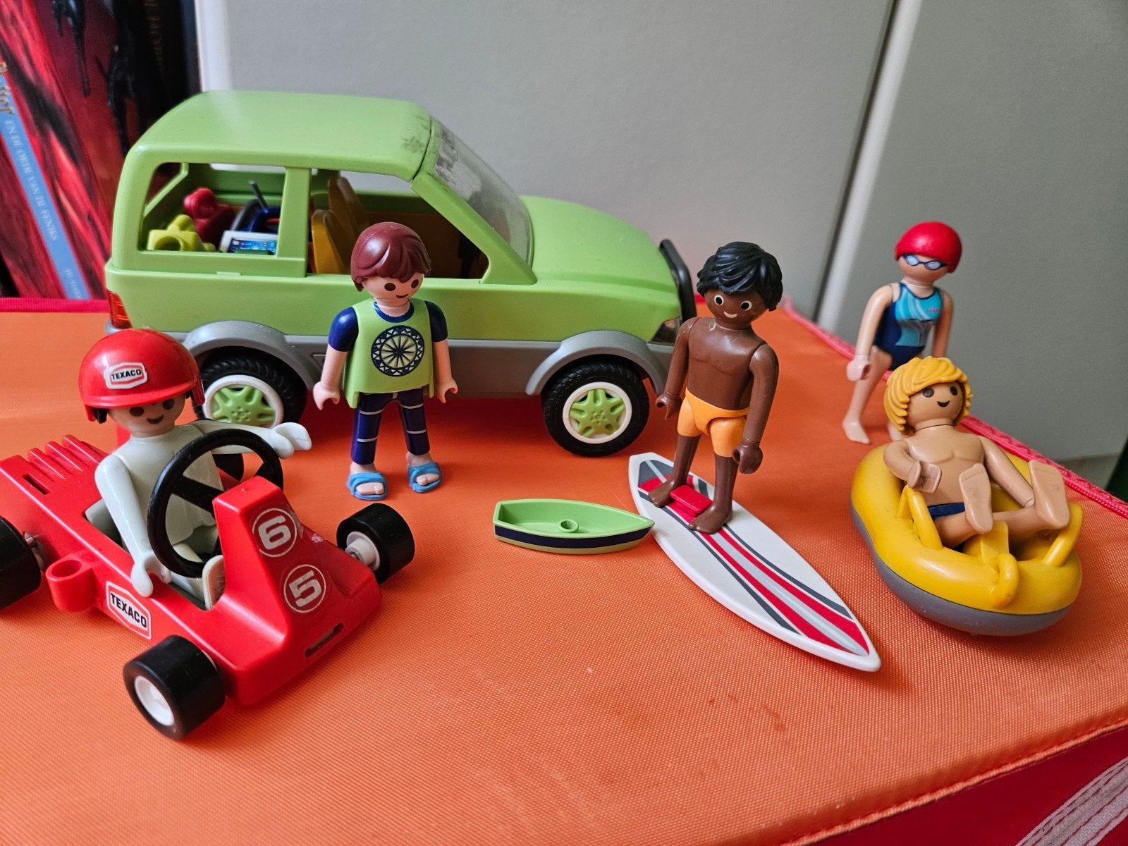 Playmobil set met auto, figuren en accessoires, Ophalen of Verzenden, Gebruikt, Jongen of Meisje