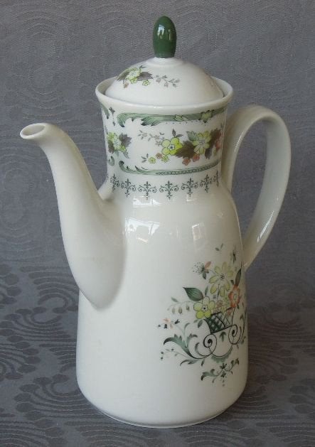 NR TT11: 1 Royal Doulton Provencal koffiepot, Ophalen of Verzenden