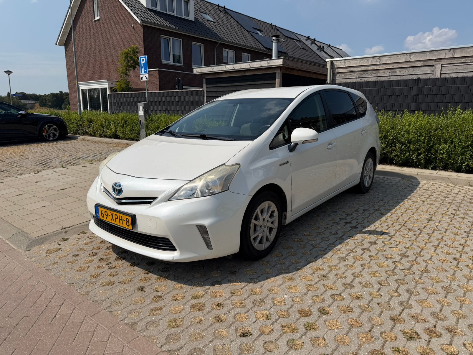 Toyota Prius Wagon 1.8 Full Hybrid motorprobleem, Auto's, Toyota, 4 cilinders, 7 stoelen, Wit, Origineel Nederlands