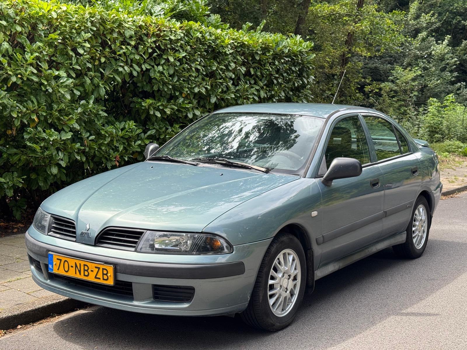 Mitsubishi Carisma 1.6 Shogun HB 2003 Groen