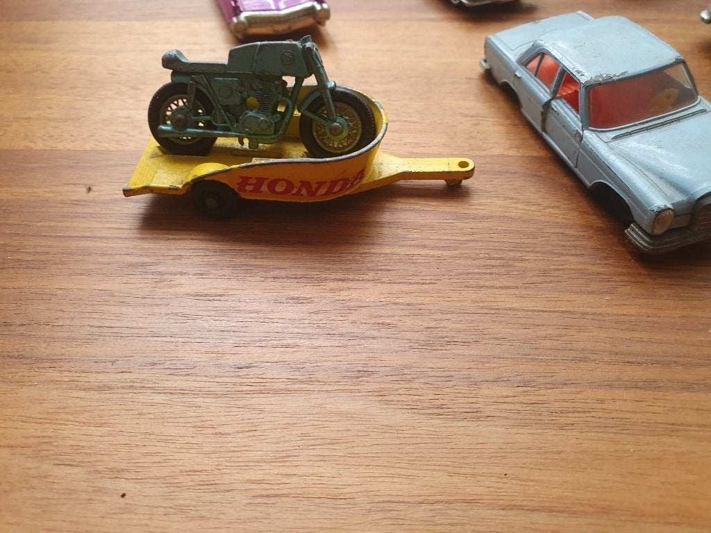 Matchbox Honda aanhanger met losse Honda motor, Ophalen of Verzenden, Gebruikt, Motoren