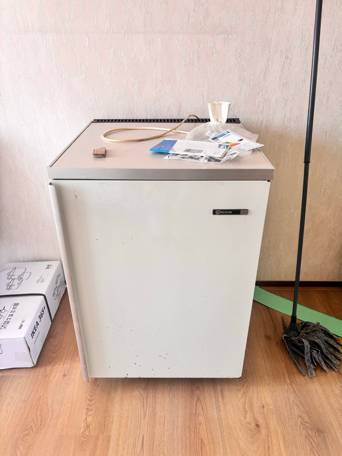 Compacte koelkast - Ideaal voor kleine ruimtes, Witgoed en Apparatuur, Koelkasten en IJskasten, 75 tot 100 liter, 45 tot 60 cm