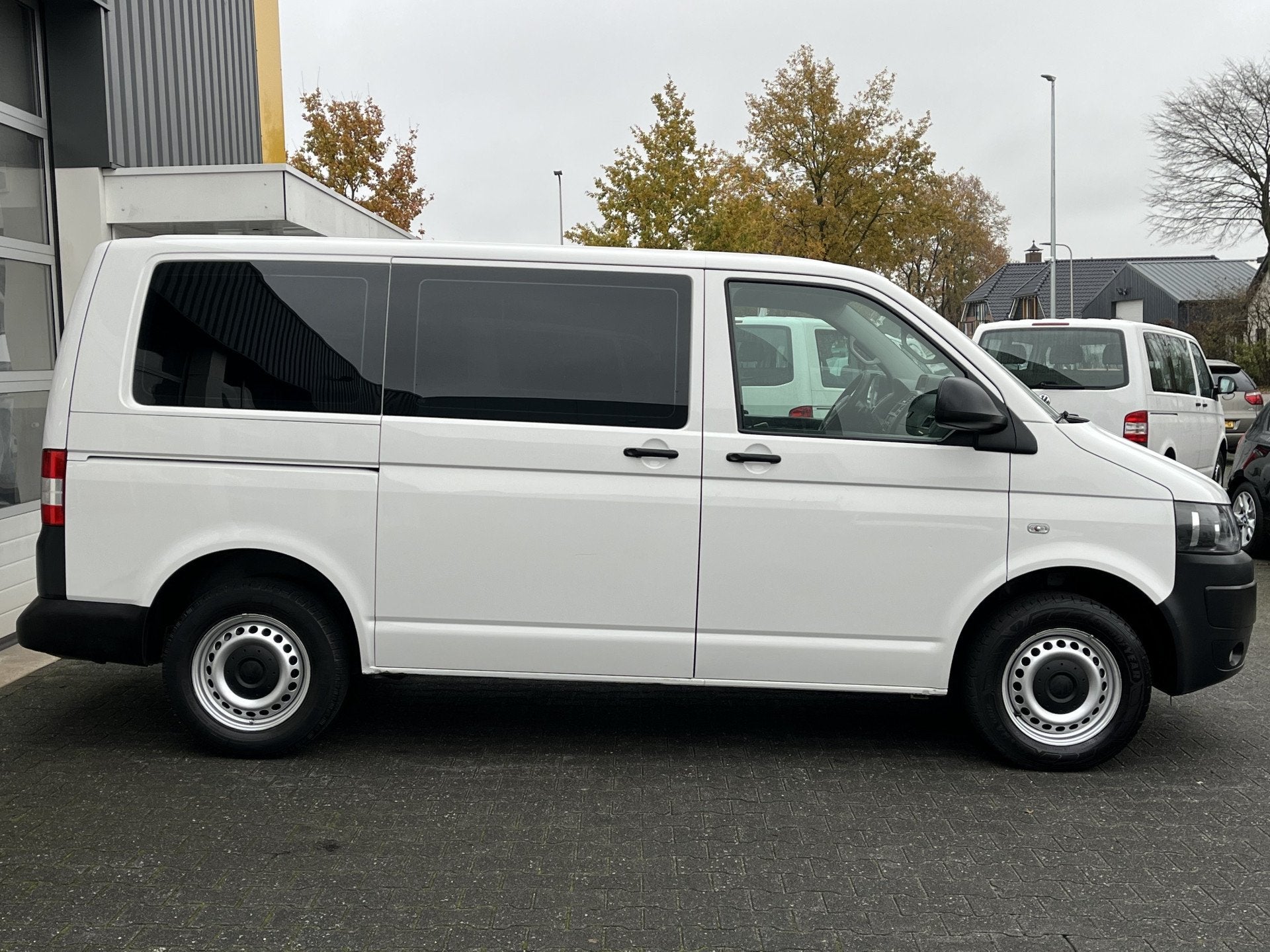 Volkswagen Transporter Kombi 2.0 TDI 140 pk DSG Automaat L1H, Auto's, Euro 5, Stof, Gebruikt, 255 €/maand