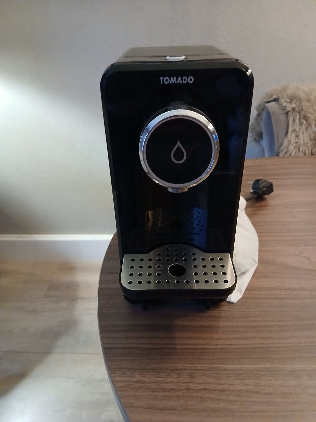 Tomado Waterkoker - Snel Thee of Soep, 1 tot 2 liter, Ophalen, Gebruikt
