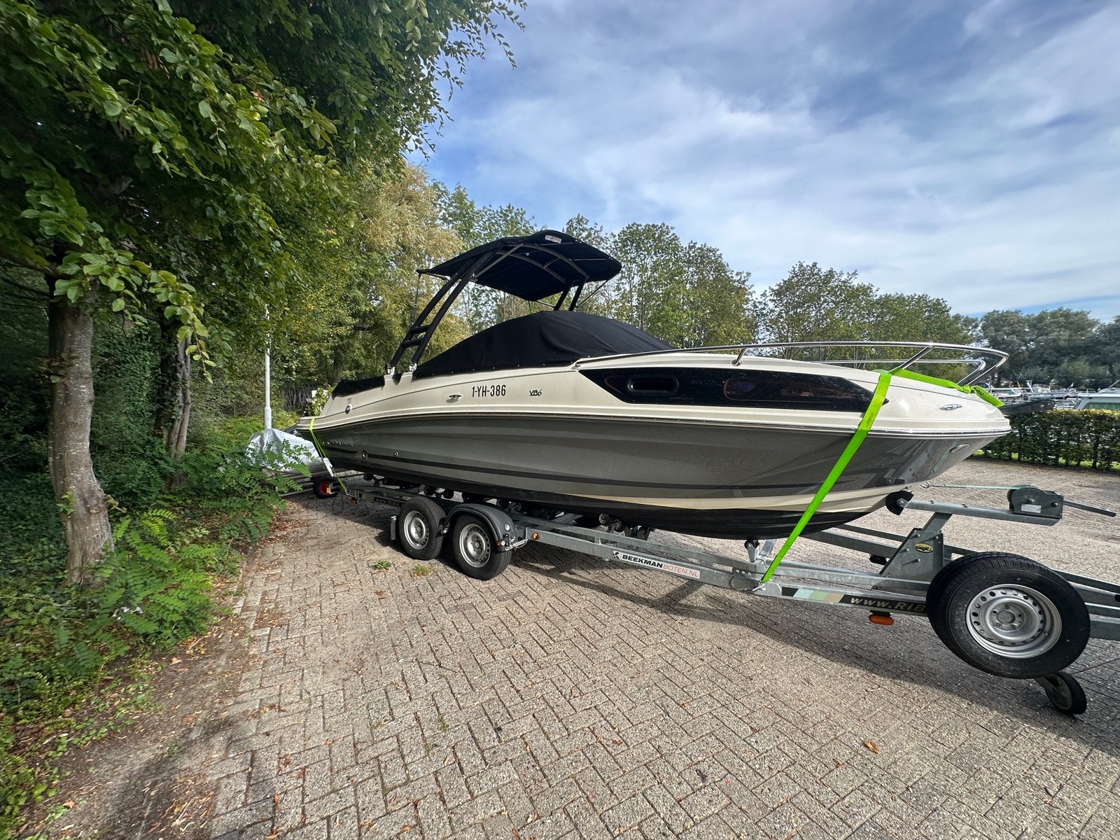 Bayliner VR6 Cuddy 2021 – 250 pk – Inclusief trailer, Ophalen, Zo goed als nieuw, Bayliner, Benzine