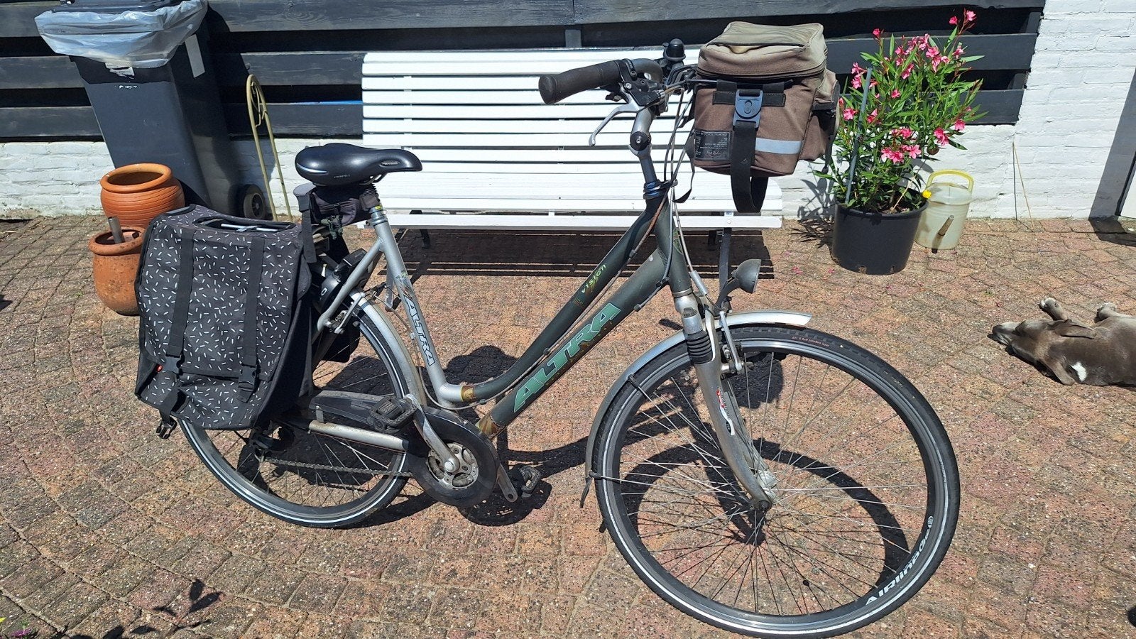 Altra fiets met vering, Shimano versnellingen en accessoires, Fietsen en Brommers, Fietsen | Dames | Damesfietsen, Ophalen, Gebruikt