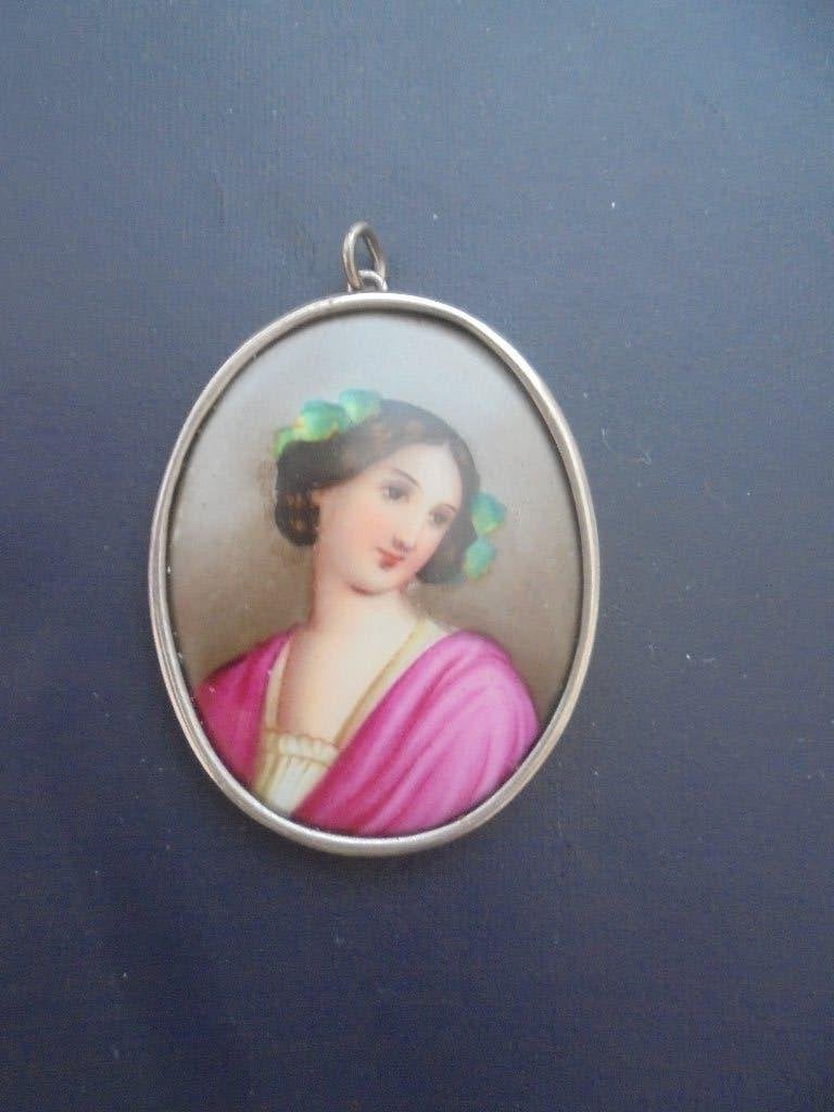 antieke  ketting hanger Dame handgeschilderd, Ophalen of Verzenden, Overige materialen, Hanger