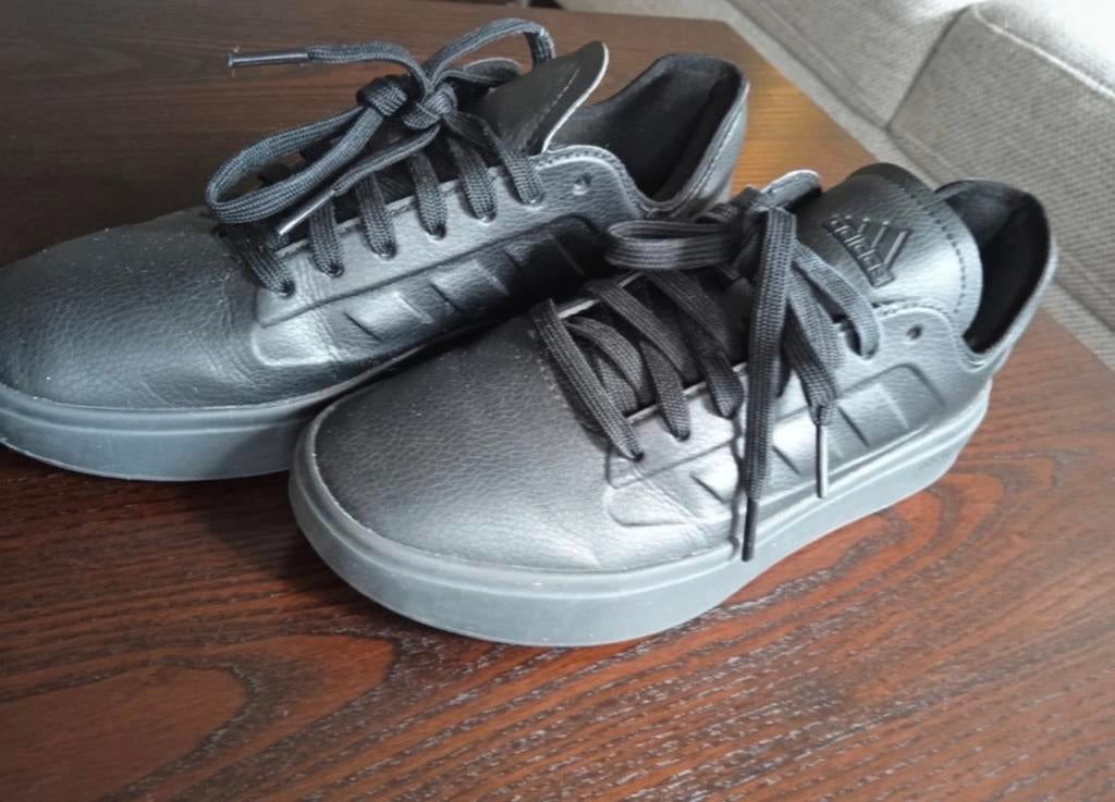 Adidas sneakers zwart - EU 36.5 / US 6, Kleding | Dames, Schoenen, Verzenden, Zo goed als nieuw, Zwart, Sneakers of Gympen