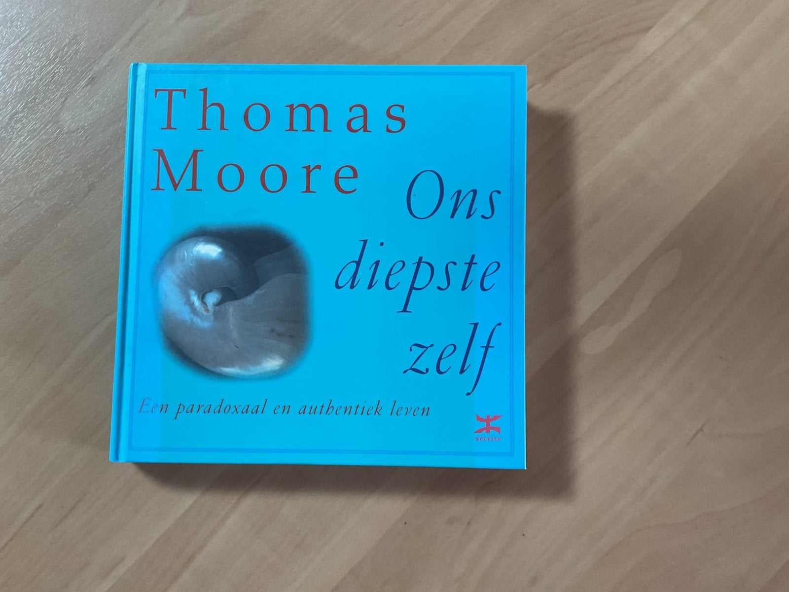 Thomas Moore   Ons diepste zelf  Servire  2001, Ophalen of Verzenden, Zo goed als nieuw