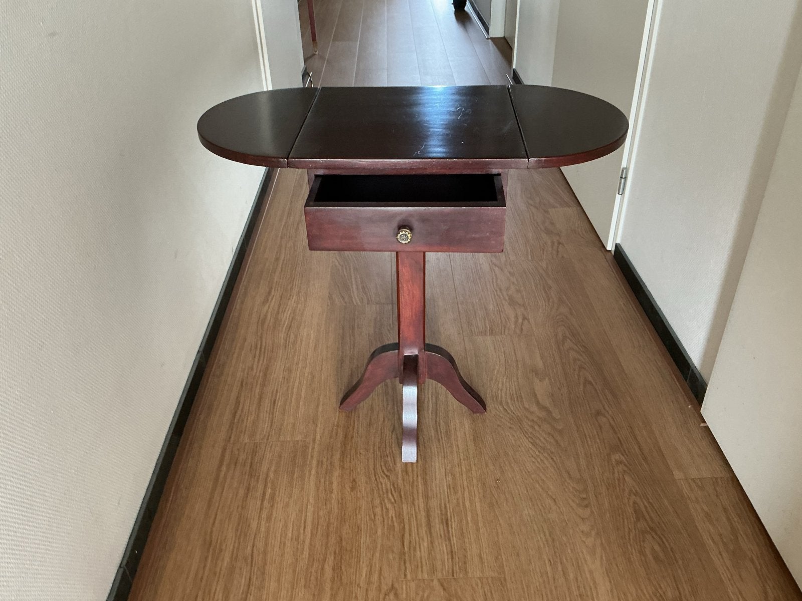 Compacte Mahonie Hangoor Sidetable met Lade, Ophalen