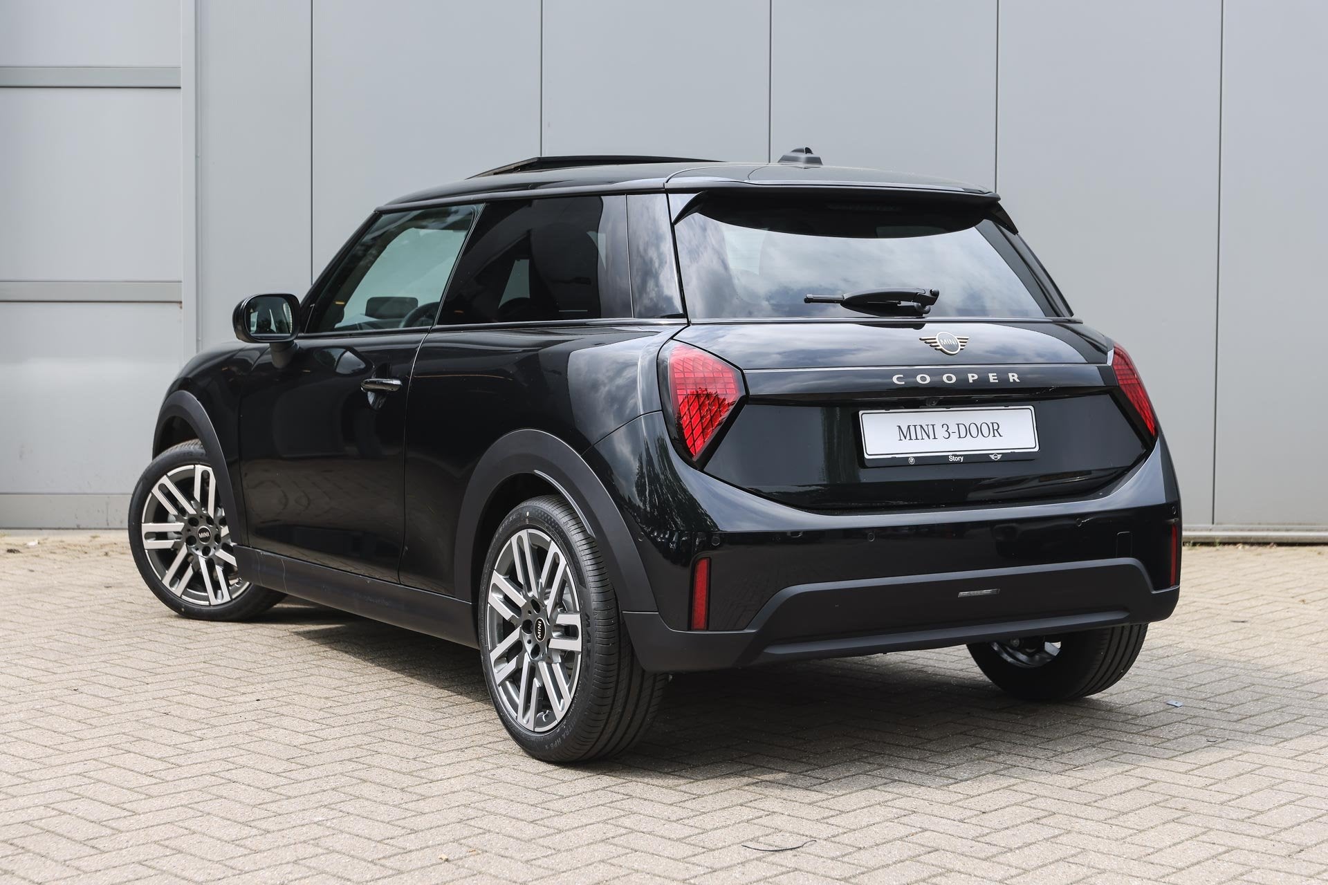 MINI Hatchback Cooper C Automaat / Classic / Pakket L / 17 i, Auto's, Stof, 156 pk, Met garantie (alle), 4 stoelen