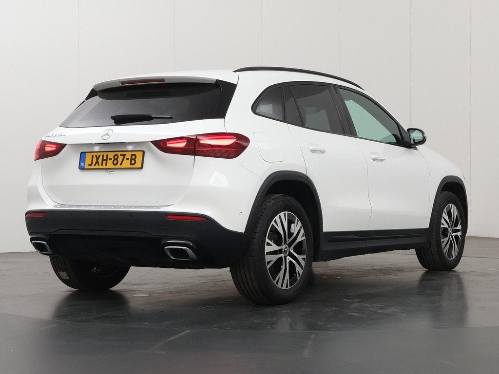 Mercedes-Benz GLA-klasse 250 e Luxury Line | Night pakket |, Auto's, Mercedes-Benz, 4 cilinders, 16 kWh, Wit, Bedrijf