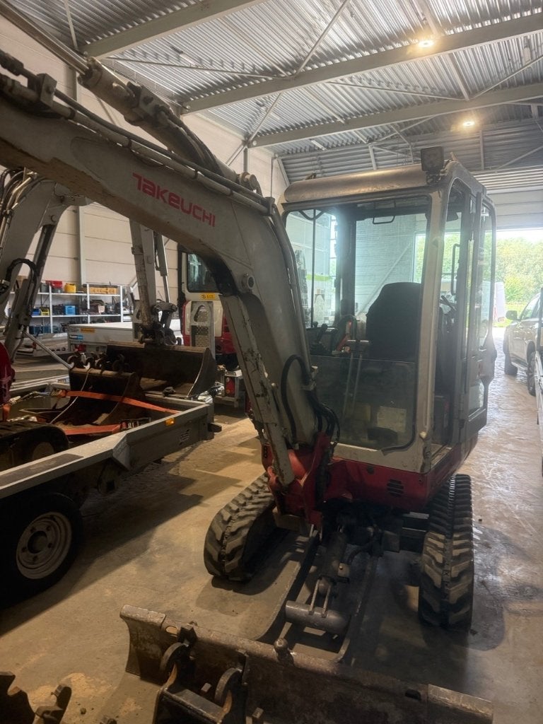 Takeuchi TB219 Bouwjaar 2017 – 3.512 draaiuren, Ophalen, Graafmachine
