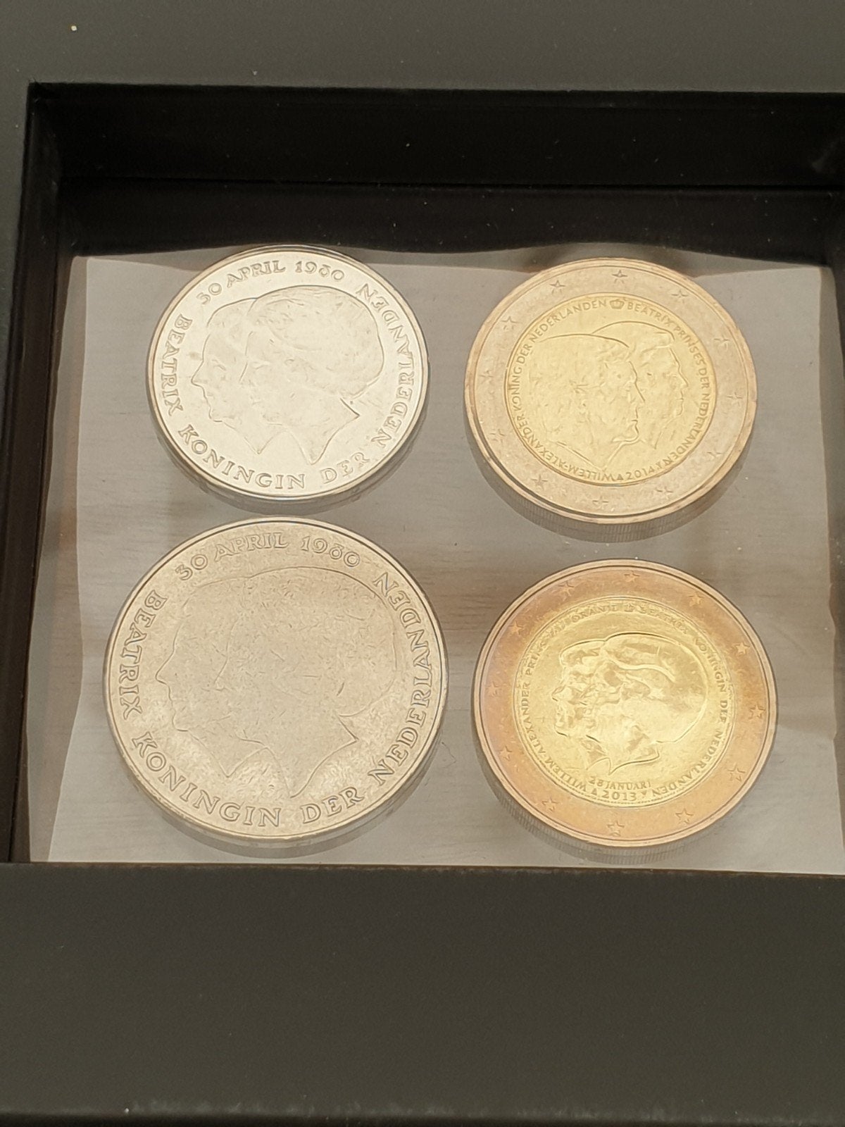 Dubbelportretset 8n staand display, met COA (K5), Ophalen of Verzenden, Koningin Beatrix, Euro's